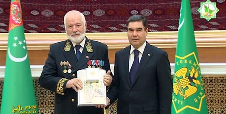 اعطای نشان دولتی به سفیر روسیه در ترکمنستان