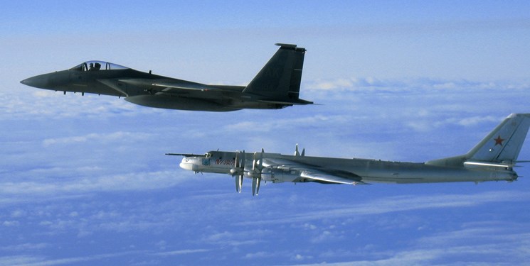 جنگنده‌های «اف-22» آمریکا 4  فروند بمب‌افکن اتمی روسیه را رهگیری کردند