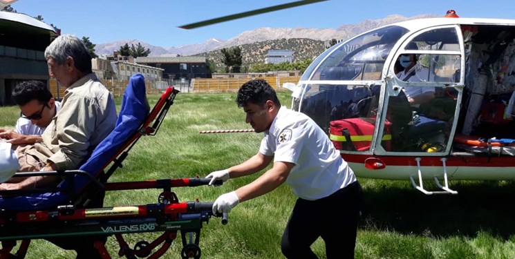 امدادرسانی اورژانس هوایی به بیمار با شرایط حاد در کوه‌های نرماب یاسوج+فیلم