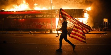 سعدالله زارعی: نظام سیاسی آمریکا دیگر برای مردمش اعتبار ندارد
