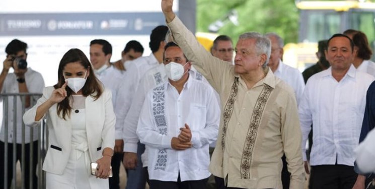 دهن کجی مکزیک به آمریکا؛ آماده فروش بنزین به ونزوئلا هستیم