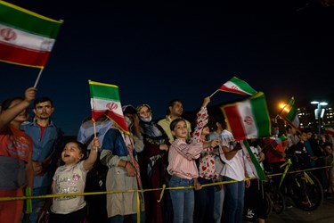 حضور مردم در آئين رونمايی از سامانه پدافندی سوم خرداد/درياچه شهدای خليج فارس