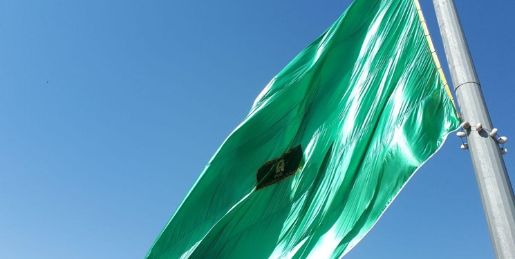 اهتزاز پرچم بارگاه منوّر حرم رضوی در اسلامشهر