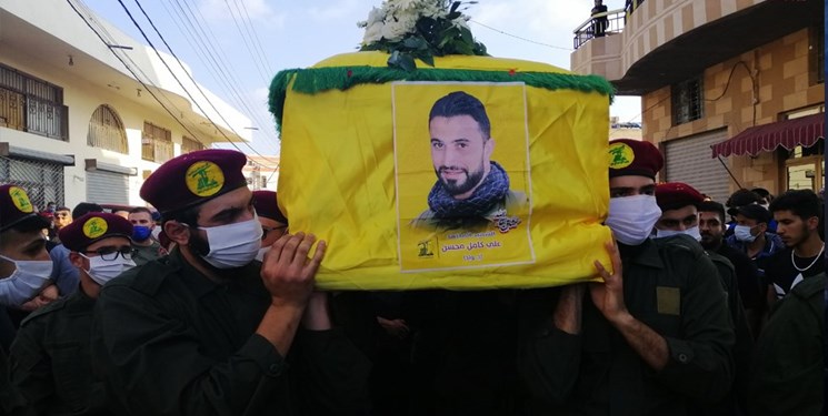 تشییع پیکر شهید حزب‌الله لبنان در زادگاهش + عکس