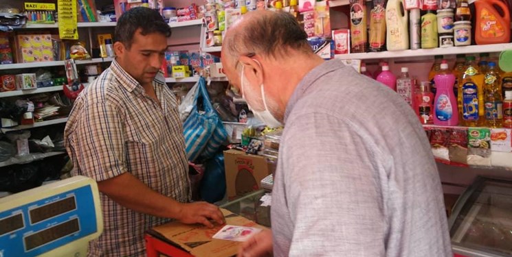 توزیع کتابچه غدیر به جای توزیع شربت و شیرینی میان اهالی بازار تهران