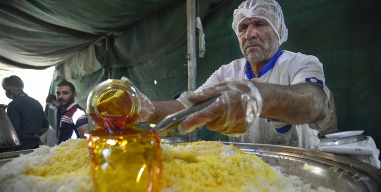 کمک مؤمنانه| طبخ ۱۶ هزار پرس غذای تبرکی در شاهرود
