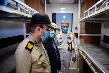 بازدید دریادار حبیب الله سیاری رئیس ستاد و معاون هماهنگ کننده ارتش از سامانه‌های متحرک درمانی و انتقال بیمار در دانشگاه علوم پزشکی ارتش