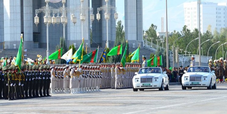 برگزاری رژه نظامی در سالگرد استقلال ترکمنستان