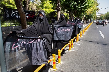  دومین تجمع  جمعی از هیأت‌های حسینی تهران و خانواده شهدا به منظور اعتراض به ناکارآمدی شهرداری تهران  در سیاه‌پوش کردن فضای شهری