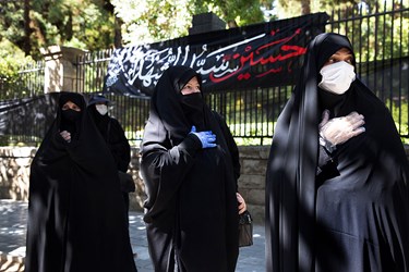 عزاداری  جمعی از هیأت‌های حسینی تهران و خانواده شهدا در دومین  تجمع خود به منظور اعتراض به ناکارآمدی شهرداری تهران 