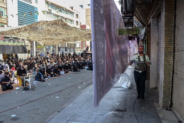 اقامه نماز ظهر عاشورا در اهواز 