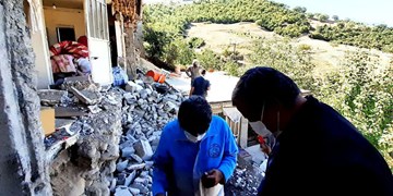 فیلم| اردوی جهادی طلاب بسیجی گرگان در مناطق زلزله‌زده رامیان