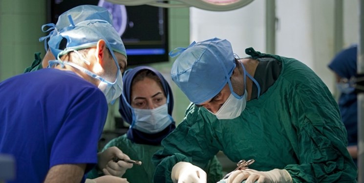 انجام 21 عمل جراحی رایگان در بیمارستان فرهیختگان دانشگاه‌ آزاد