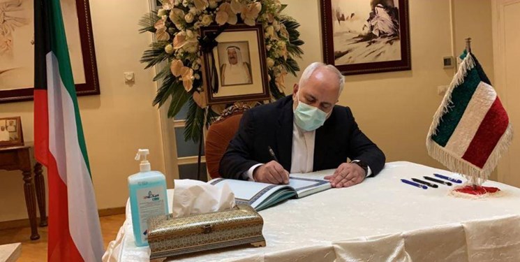 حضور ظریف در سفارت کویت در تهران و امضای دفتر یادبود امیر فقید این کشور