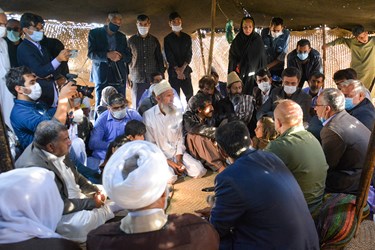 حضور محمد باقر قالیباف رئیس مجلس در جمع مردم منطقه دشت رباط خاش در سیستان و بلوچستان