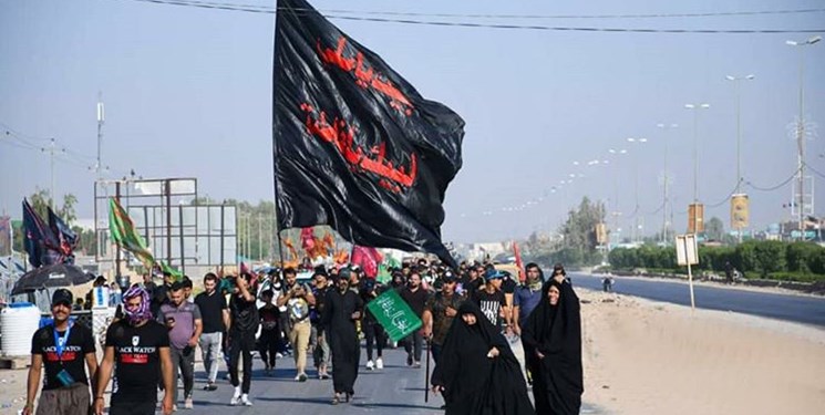 زائران عراقی این‌بار با پای پیاده به حرم علوی مشرف می‌شوند+عکس