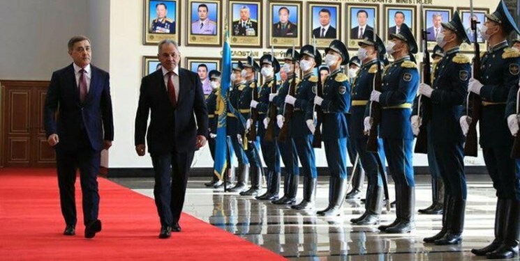 قزاقستان و روسیه قرارداد همکاری‌های نظامی امضا کردند