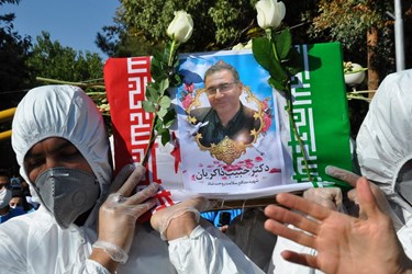 تابوت دکتر ذاکریان، دومین شهید مدافع سلامت استان سمنان