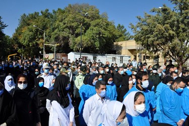 تشییع دومین شهید مدافع سلامت استان سمنان بر دستان همکارانش در شاهرود