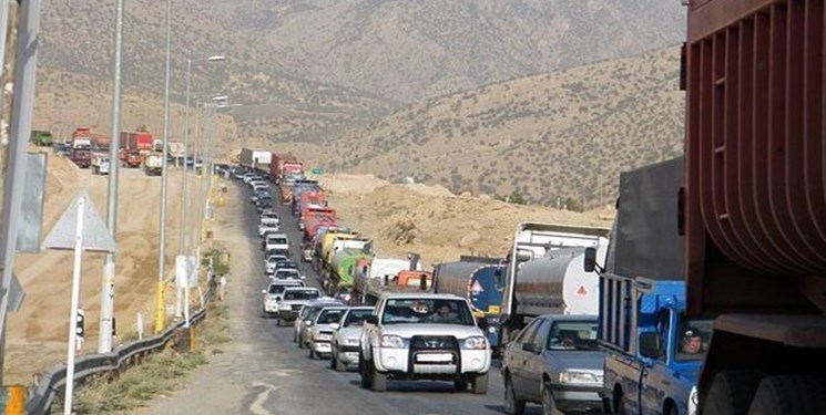 بلاتکلیفی خودروهای سنگین در مرز ماهیرود/محدودیت‌هایی که به ضرر استان تمام می‌شود
