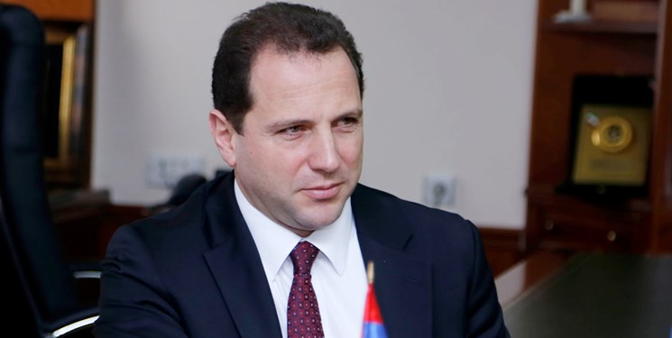 وزیر دفاع ارمنستان: استقرار نیروهای حافظ صلح روسیه بهترین گزینه است