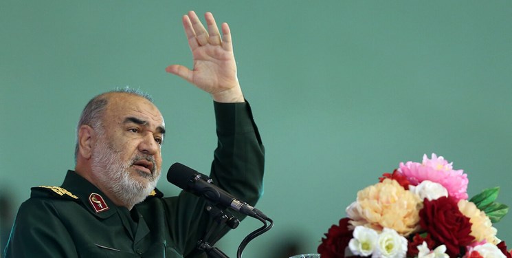 سردار سلامی : سینه‌های‌ستپر شهید سلیمانی‌ها اجازه نمی‌دهد  تیرهای بلا به مردم برخورد کند