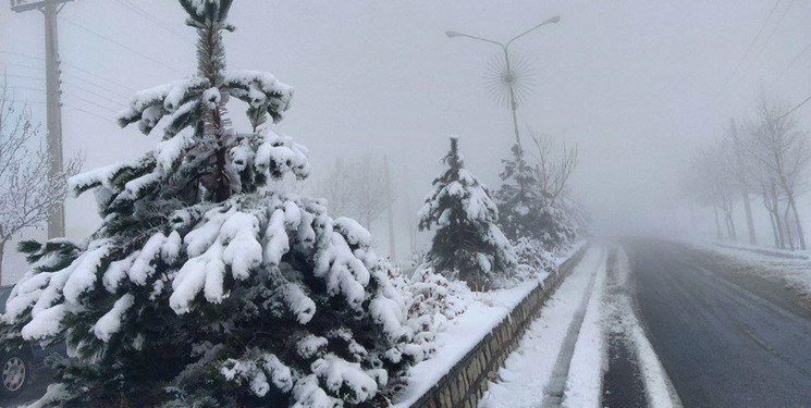 لطافت برف و باران پاییزی در شهرهای استان اصفهان+ تصاویر و فیلم