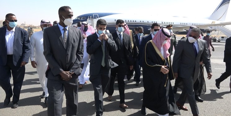 وزیر خارجه سعودی وارد سودان شد