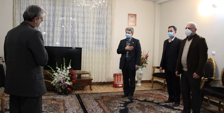 دیدار رئیس دانشگاه علوم پزشکی ایران با خانواده شهید مدافع سلامت ملارد