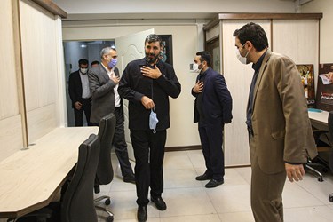 حضور مسعود بصیری رئیس سازمان بسیج رسانه به همراه هیأت همراه در دفتر خبرگزاری فارس