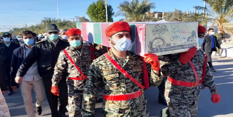 نجوای به‌یاد ماندنی ریگانی‌ها با شهید گمنام+تصاویر
