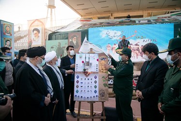 رونمایی  پوستر 40 خدمت بسیج در استان یزد
