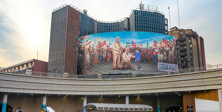 «قهرمان من» روی دیوارنگاره میدان ولی‌عصر رفت + عکس