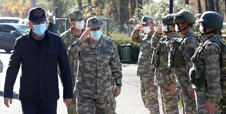 همزمان با افزایش تنش‌ها؛ وزیر دفاع ترکیه از مرز سوریه دیدن کرد