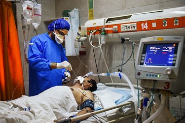 تلاش کادر درمان  بیمارستان روحانی بابل در بخش مراقبت های ویژه کرونا