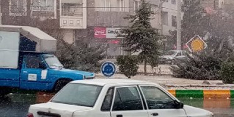 طوفان شدید در مشهد/ بارش برف و وزش باد شدت گرفت