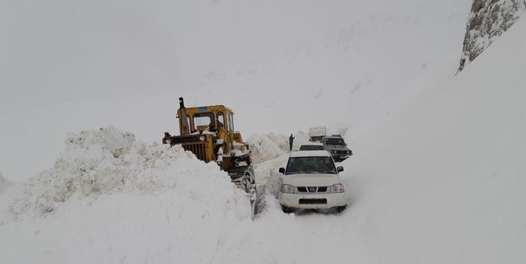 بارش برف ۷۵ محور روستایی استان قزوین را مسدود کرد