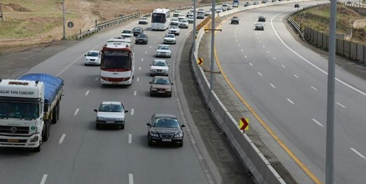 ثبت ۲۱ میلیون تردد در جاده های قزوین/ مصرف بیش از ۵ هزار تن ماسه و نمک برای برفروبی محورهای استان