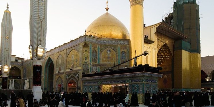 ایرانیان هم‌زمان با ظهر شهادت امام علی (ع) در نجف عزاداری می‌کنند