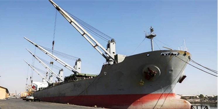 یک کشتی 40 هزار تنی برای اولین بار در بندر شهید باهنر پهلو داده شد