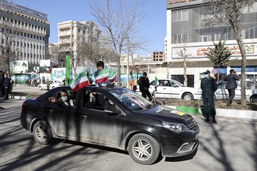 رزمایش خودرویی مردم اردبیل در جشن انقلاب