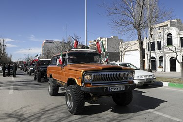 رزمایش خودرویی مردم اردبیل در جشن انقلاب