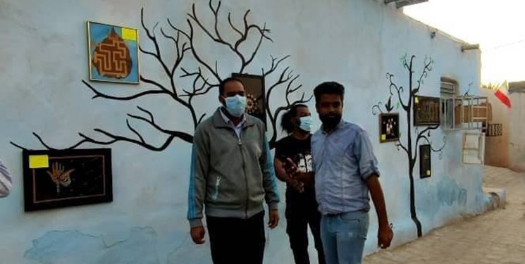 اولین کوچه گالری هرمزگان در جزیره هزاررنگ میزبان عابران شد