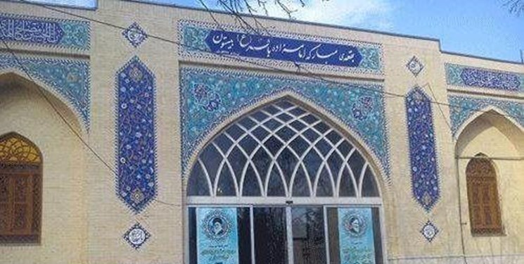 مهار آتش سوزی امامزاده باقر(ع) بیستون/ کتابخانه خسارت دید