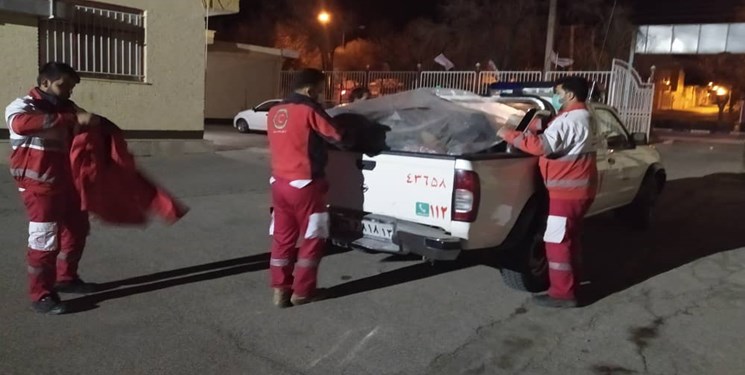 ارسال  200 تخته چادر امدادی به سی سخت توسط هلال احمر اصفهان
