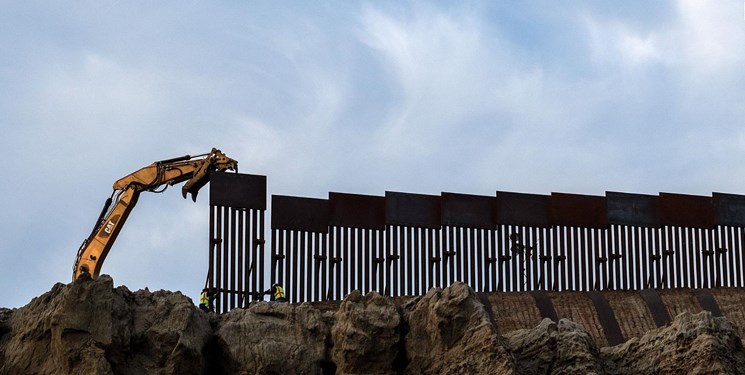 دولت بایدن قصد دارد دیوار مرزی ترامپ را ادامه دهد