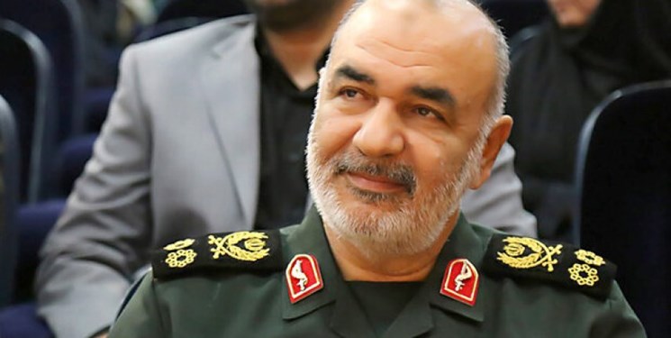 سرلشکر سلامی در پیامی به رهبر انقلاب: کشور را از عوارض تحریم‌های ظالمانه بی‌نیاز می‌کنیم