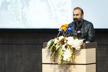 سخنرانی مهران احمدی بازیگر سینما و تئاتر در همایش طلایه‌داران فرهنگ ترافیک