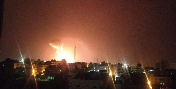 جنگنده‌های اسرائیلی مناطقی در نوار غزه را بمباران کردند