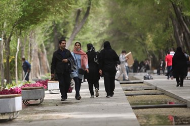 تعطیلات نوروزی و عدم رعایت پروتکل‌های بهداشتی در چهارباغ عباسی